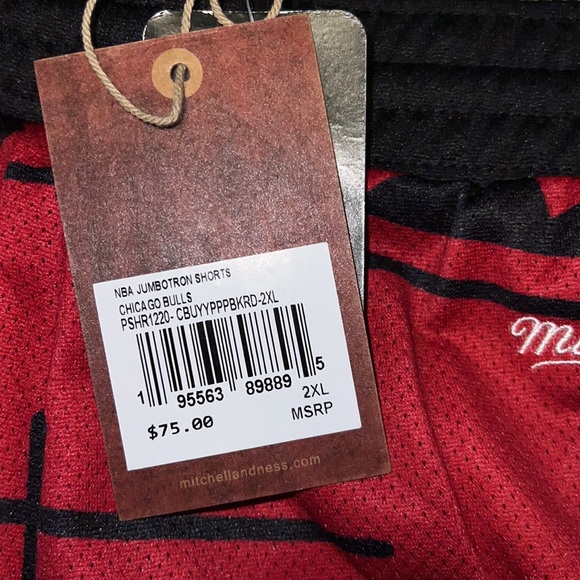 Mitchell & Ness Chicago Bulls 1996 NBA Finals Jumbotron Shorts - Picture 6 of 7